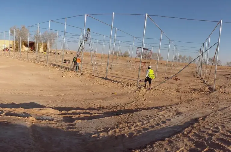 تنفيذ مظلات خارجية للمزارع